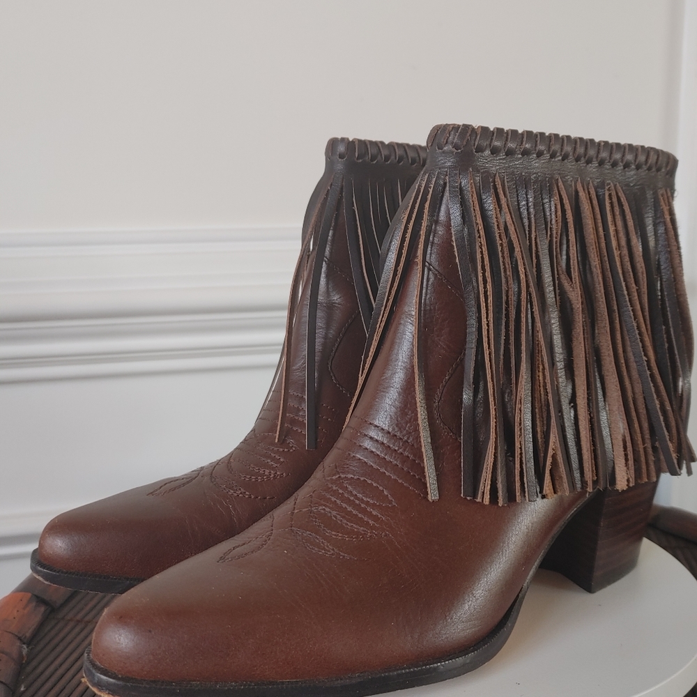 Bettye Mueller Brown Cowboy Ankle Booties. 7B